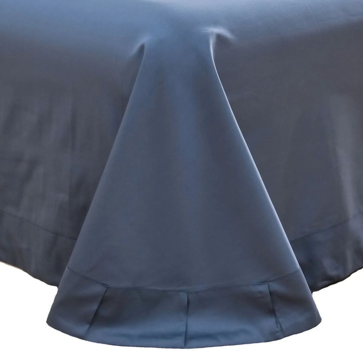 Embroidered pure cotton four-piece bed sheet set with quilt cover, bed sheet and pillowcase in blue, champagne, grey, pink or white.