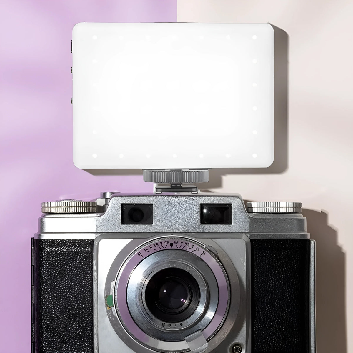 Clip mount LED fill light for mobile phone photography with compact design