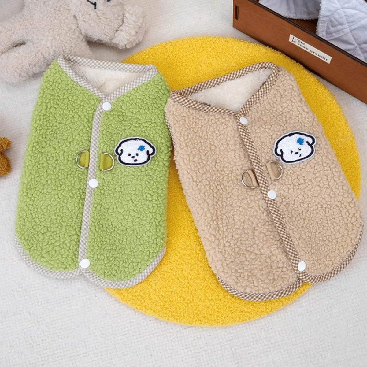 Green thickened coral fleece dog sweatshirt vest with leash ring for small pets