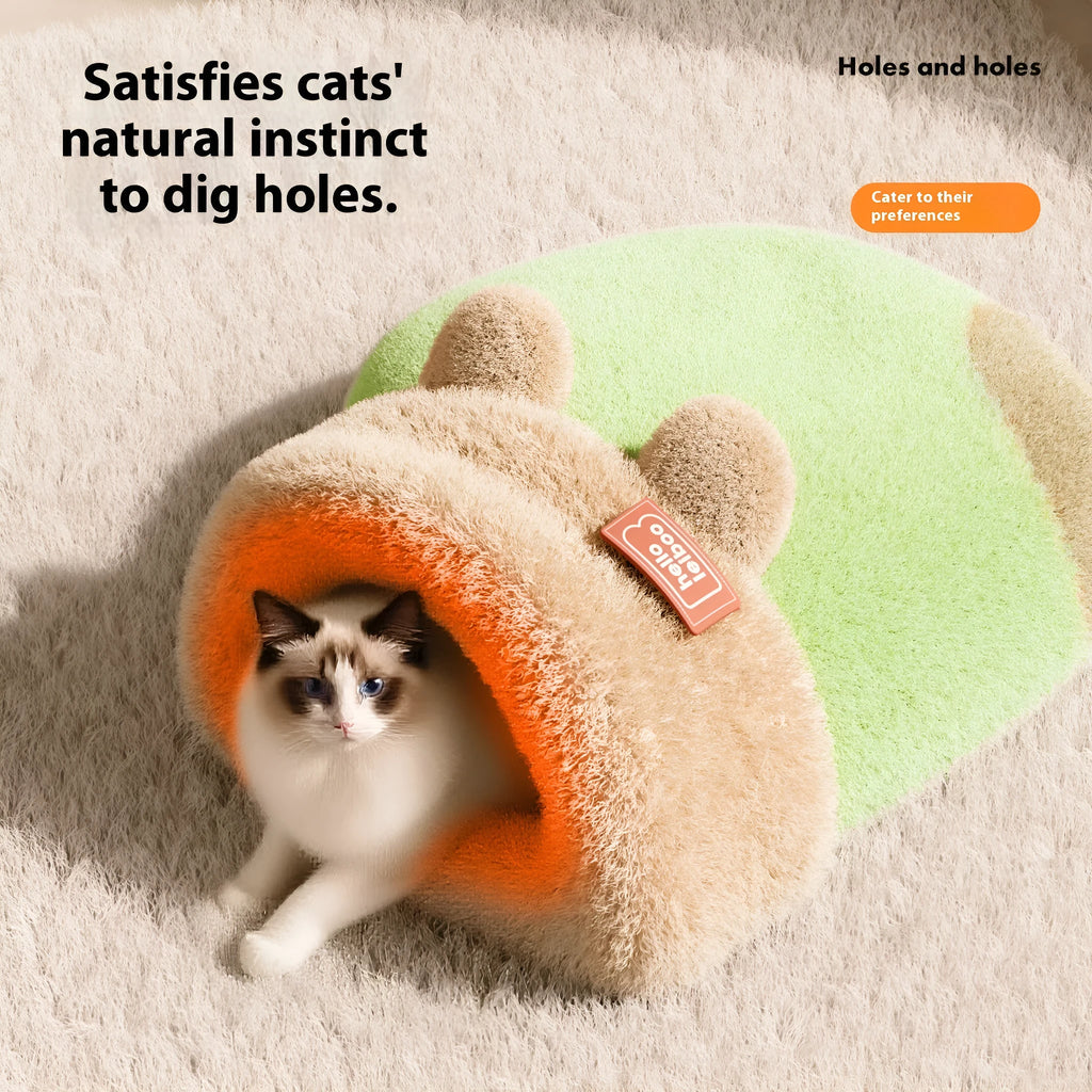 Plush closed cat sleeping bag in green honey pot design, L 45x38cm size, for indoor winter use