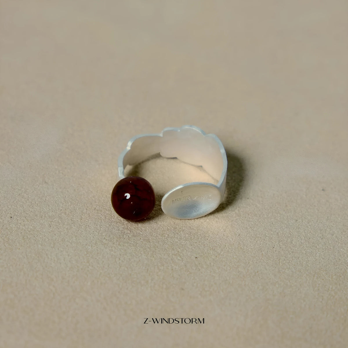 Small round spoon stewed pork themed alloy ring and bracelet set with electroplated silver-tone finish and diamond shape design