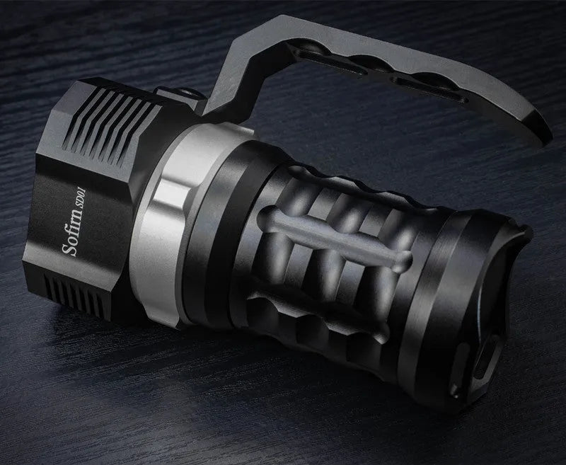 Aluminium alloy super bright diving flashlight with 350 lumen output.