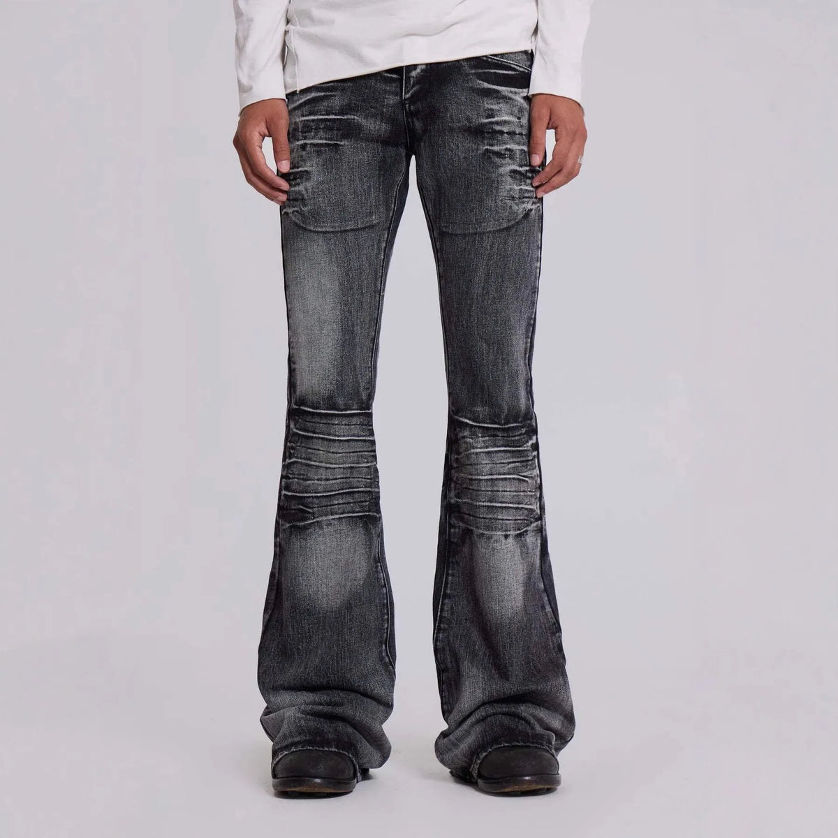 Men's slightly flared vintage jeans in black or blue, straight leg, linen fabric, edging detail, sizes S to XXL.