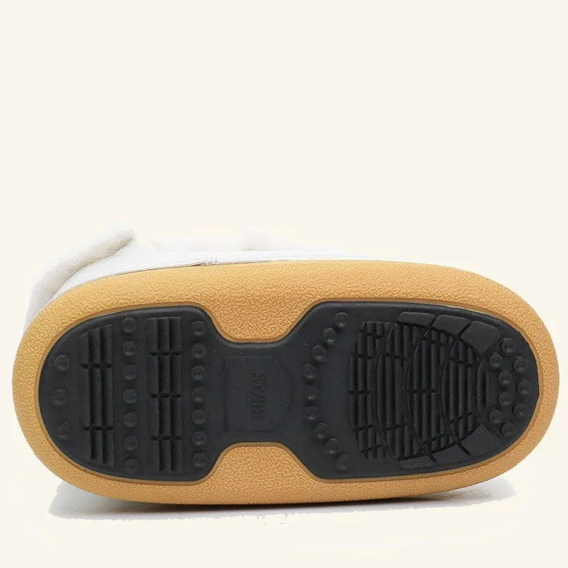 Women's white furry moon boots, fleece-lined mid-calf winter space boots, flat 2cm heel, PE sole, cross strap.