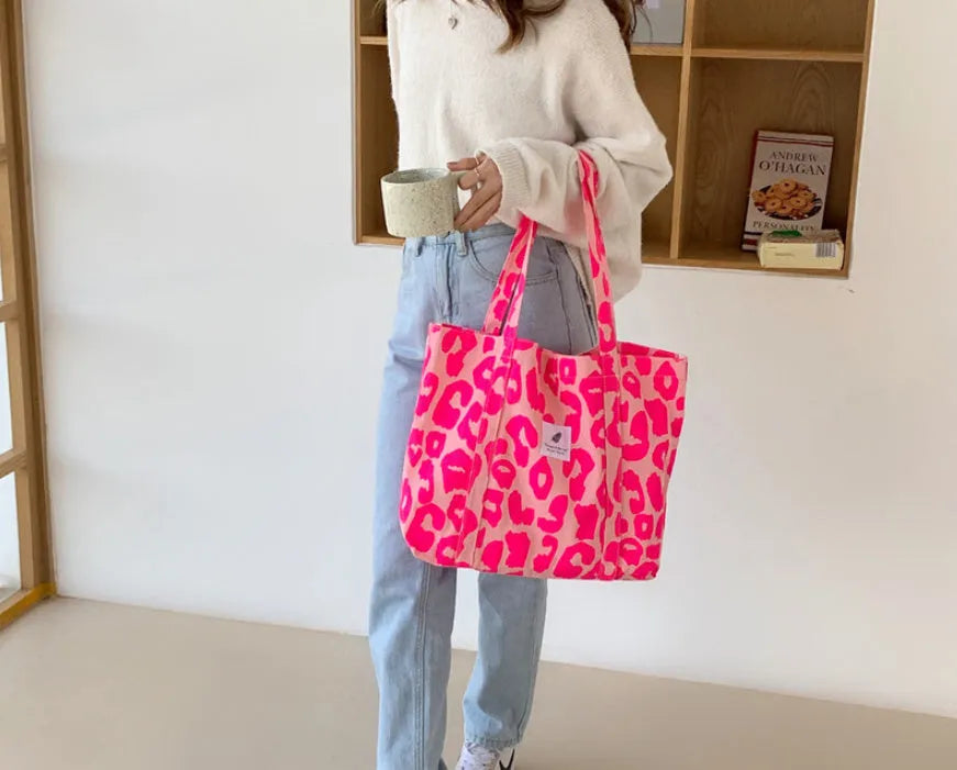 Women's large capacity shoulder bag in oxford cloth with contrast colour detailing and three-dimensional pocket