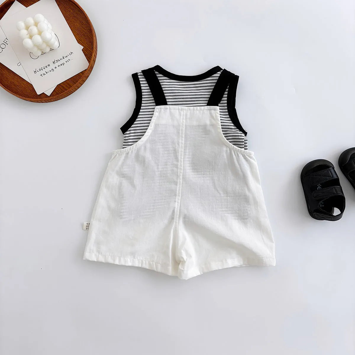 Neutral cotton infant two-piece set with short-sleeve top and shorts overalls in vest suit colour