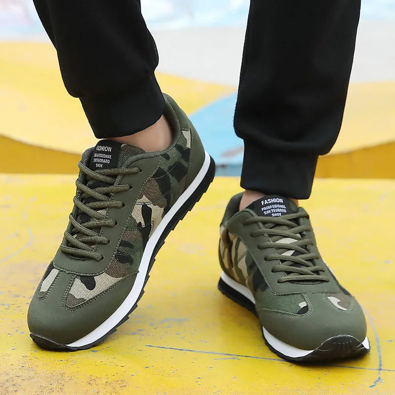 Camouflage pattern suede sports running shoes with low-top design and foam sole