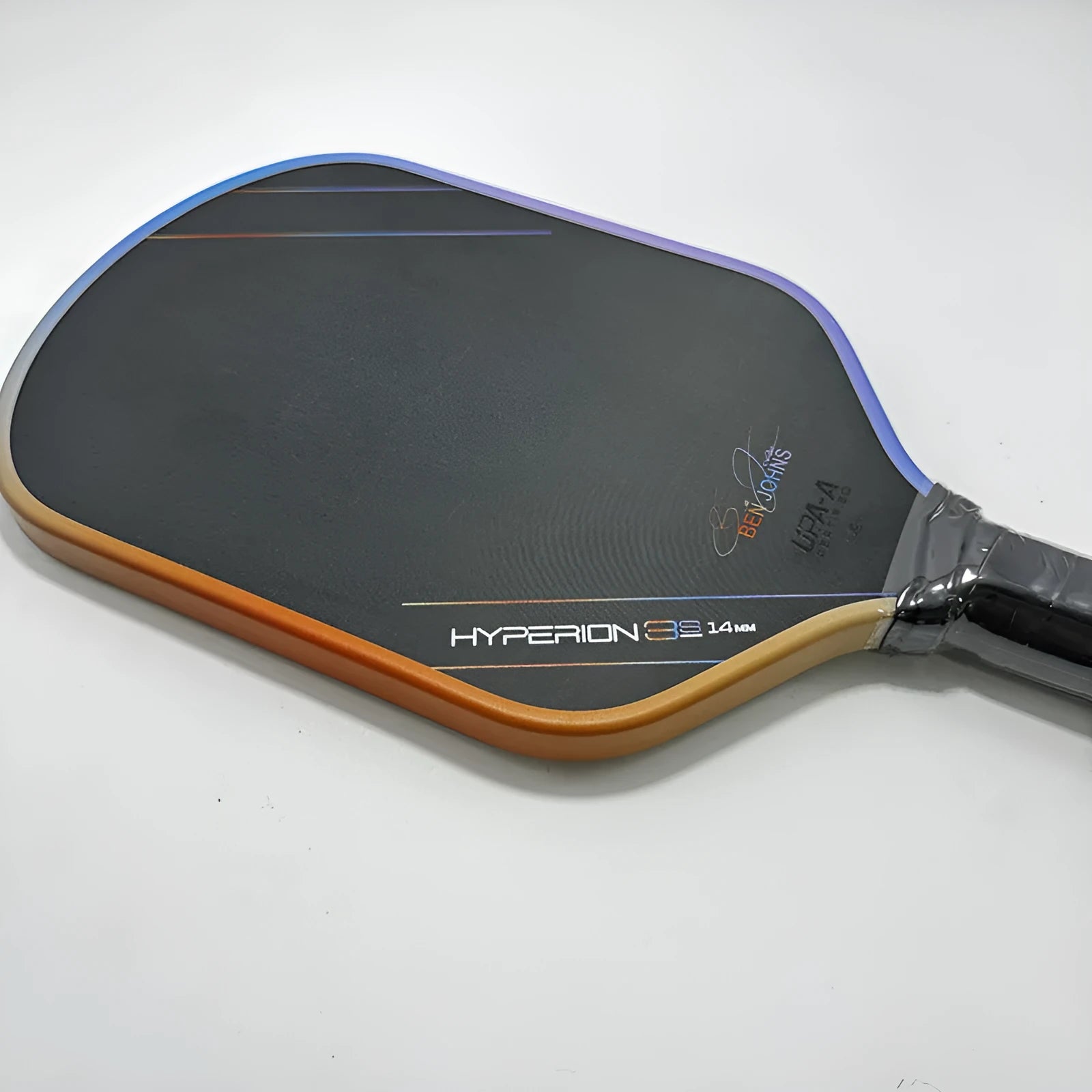 Aurora Hyperion 3s pickleball paddle with matte carbon fibre finish showing 418mm length and 190mm width