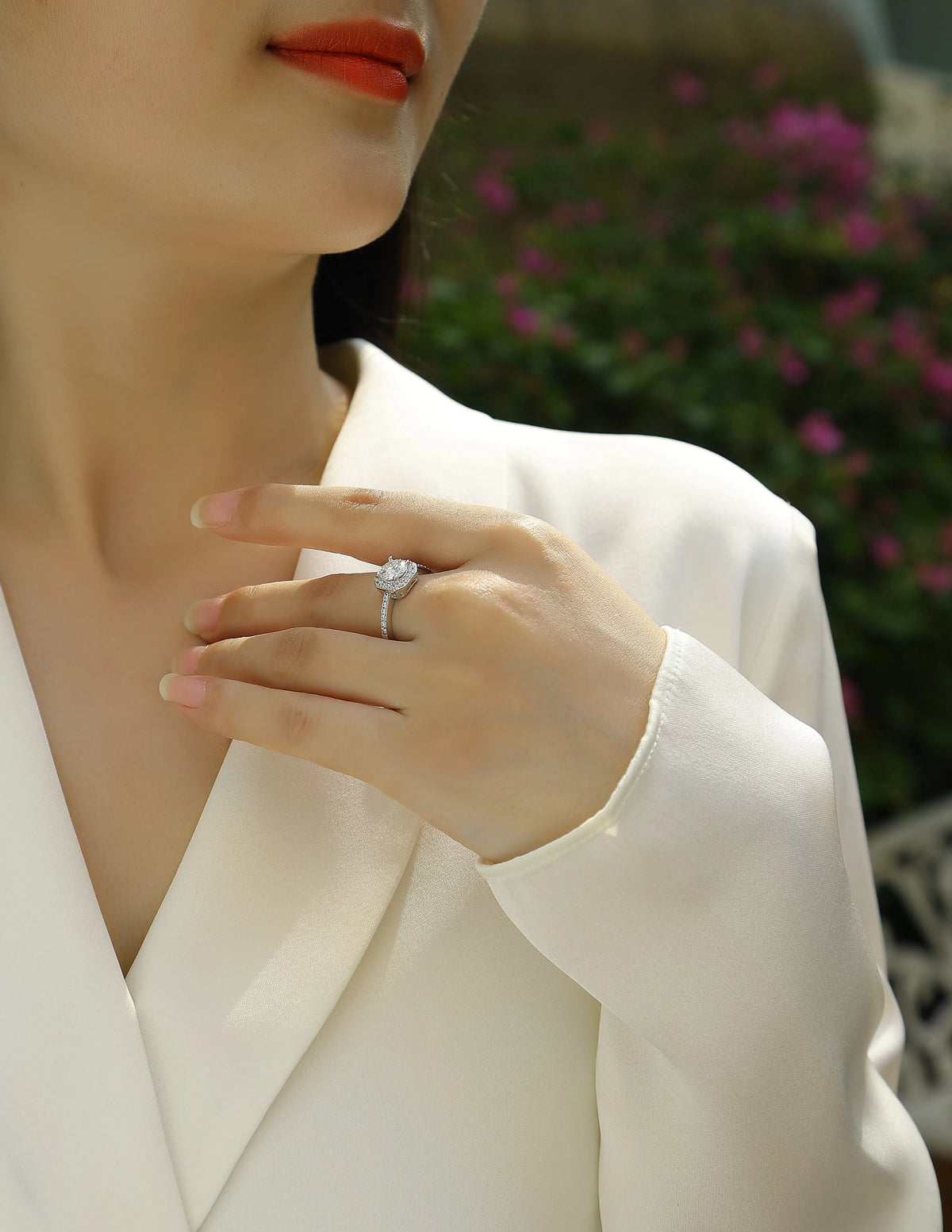 1 carat moissanite wedding ring set in S925 silver with platinum plating and gift box