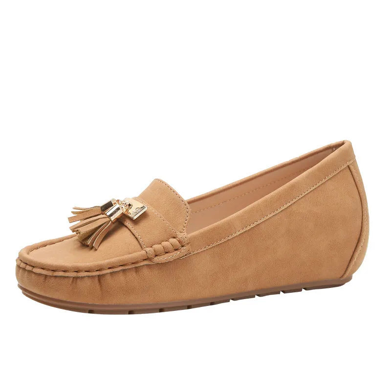 Mid heel height increasing insole casual work shoes in artificial PU with slip-on design
