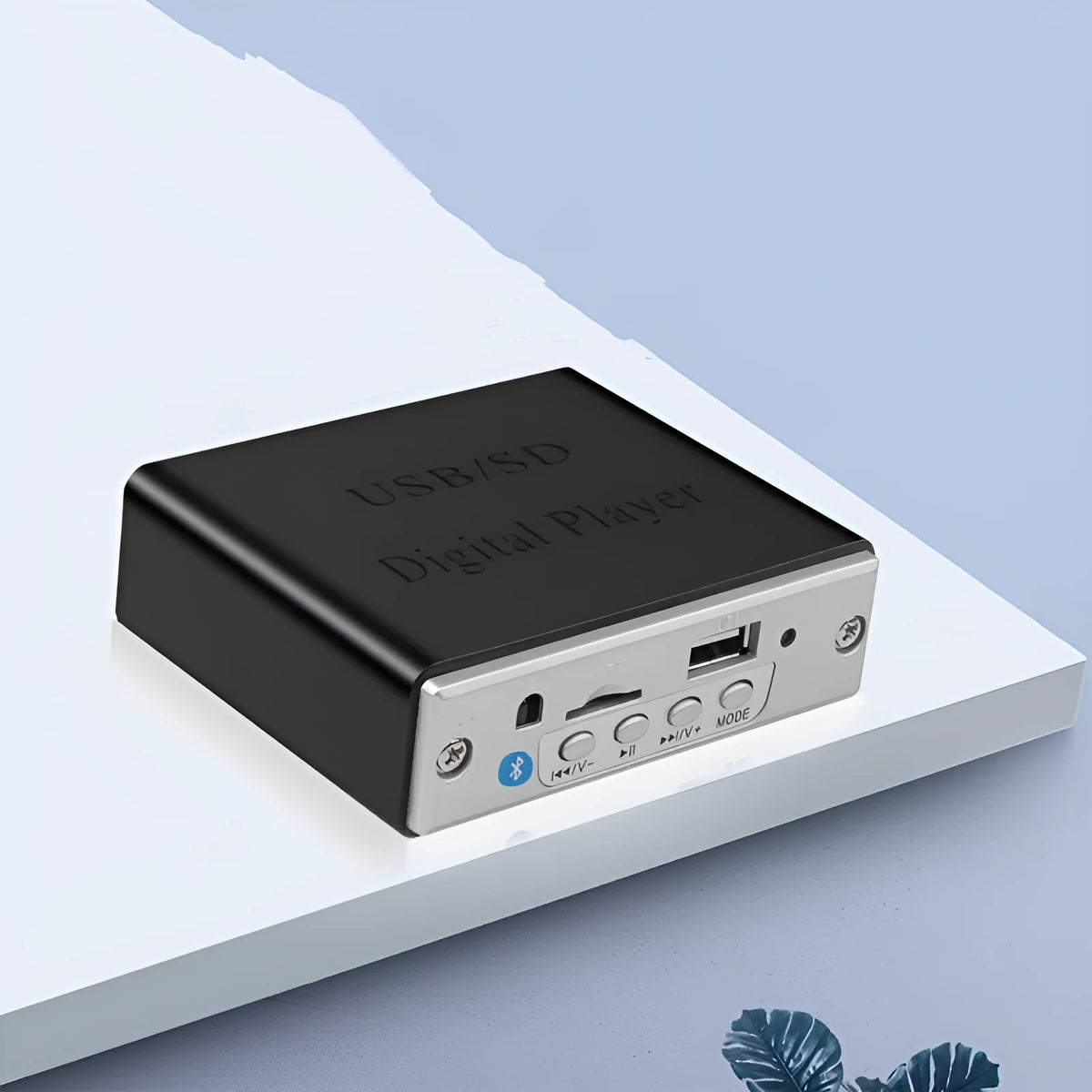 12V car Bluetooth MP3 decoder, white shell 8.8cm x 2.7cm, with remote control and USB cable