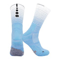 Adult sports socks in polyester fibre with gradient pattern, quick-drying and non-slip, available in seven colours.