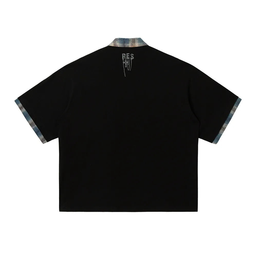 Men's loose fit short-sleeved cotton top with asymmetric graffiti printing on the lapel, in wild red colour.