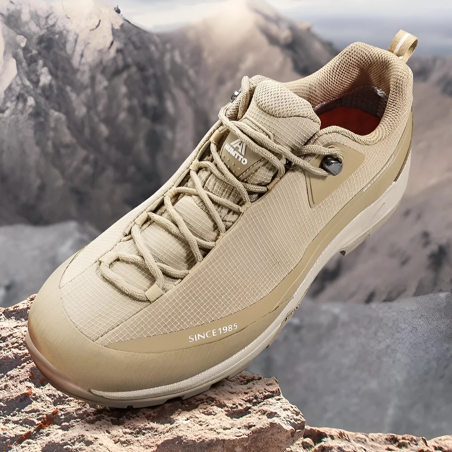 Men's leather mesh low-top mountain climbing shoes with round toe and non-slip rubber outsole