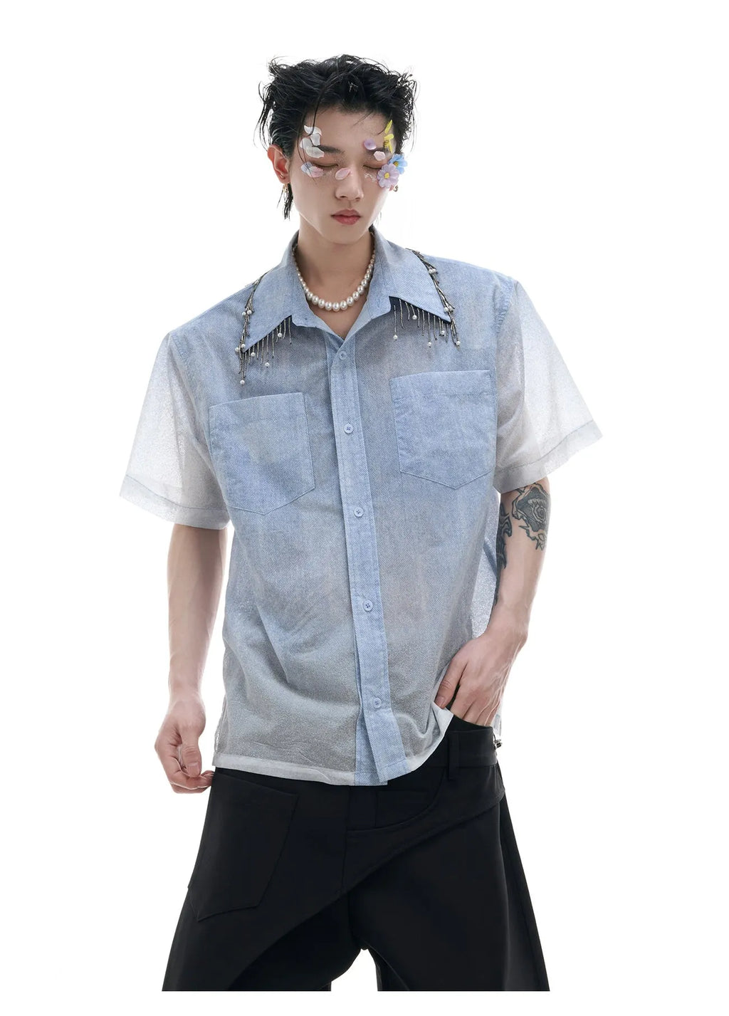 Blue and white gradient men's loose fit short-sleeved shirt with quilted design