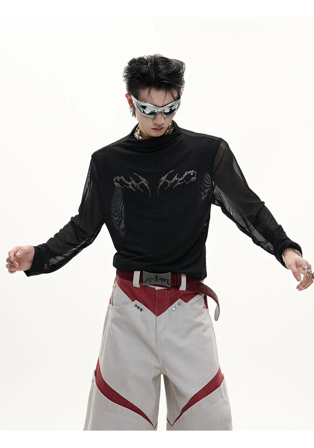 Mesh ice-feeling slim bottoming shirt in black or white with long sleeves and close-fitting Asian sizing