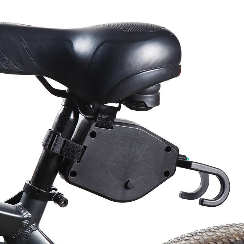 Black plastic trailer rope for connecting bicycle trailers to mountain bikes