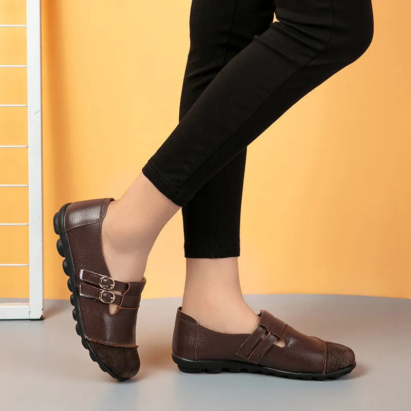 Casual flat shoes with velcro fastening and round toe in cow split leather with beef tendon soles