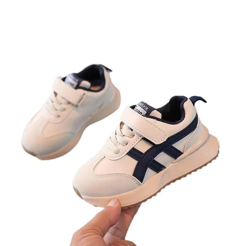 Children's white casual sneakers with velcro fastening and rubber sole