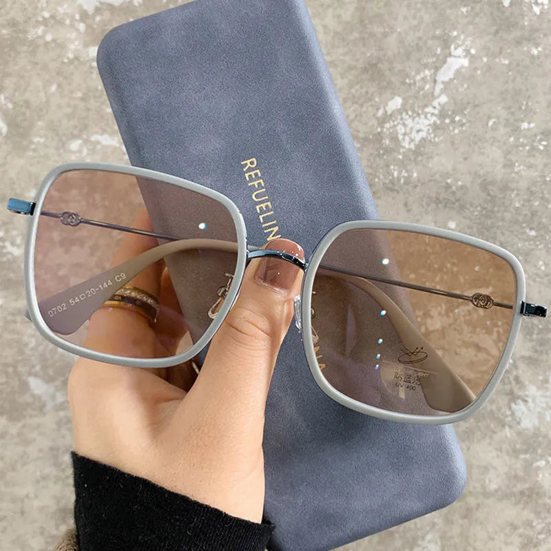 Photochromic large frame myopia glasses with anti-blue light lens function, multiple prescription options