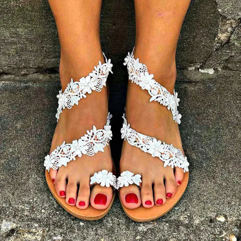 White plus size women's flat sandals with rhinestone flower decoration and round toe