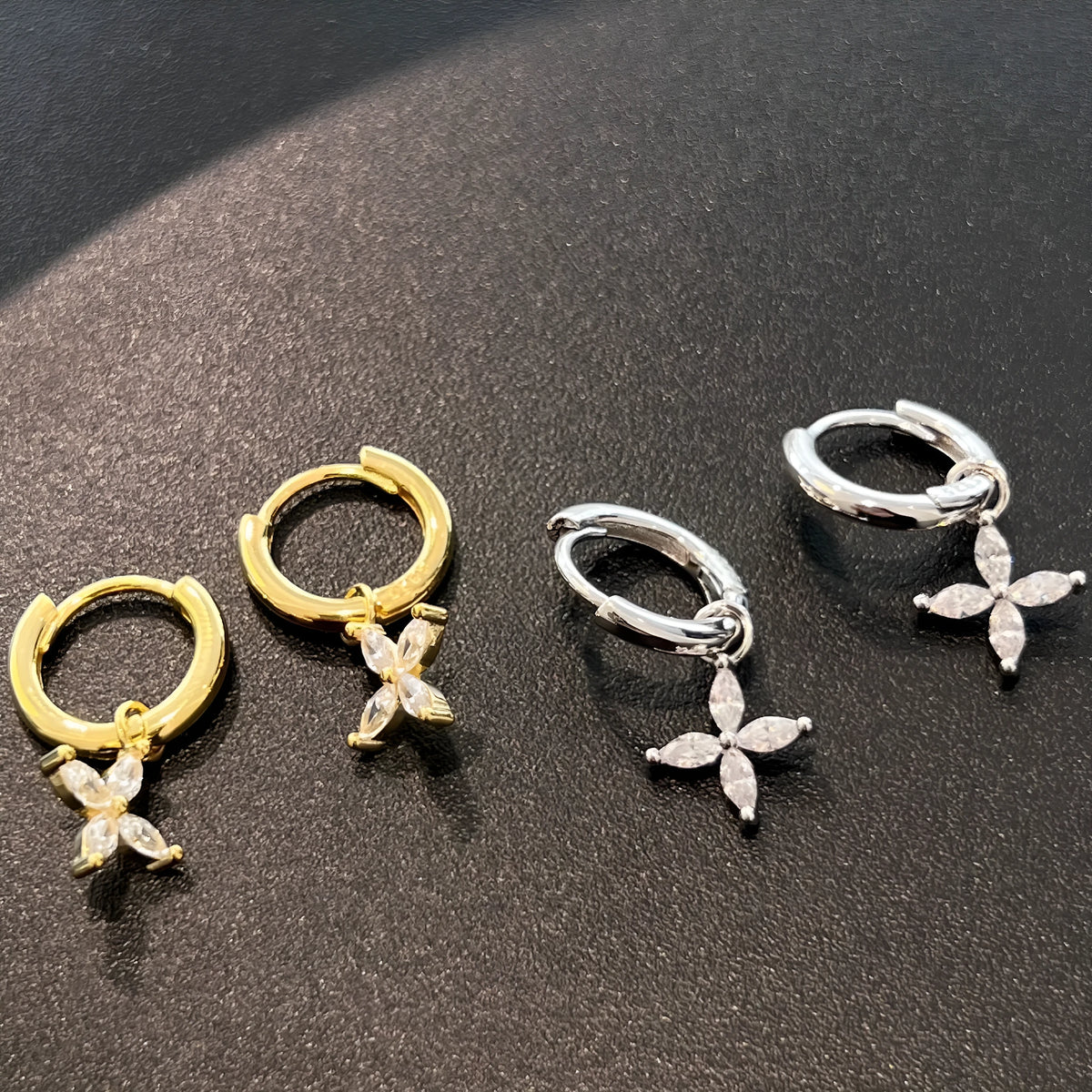 S925 sterling silver flower earrings for women in gold or platinum colour, Korean style, one pair