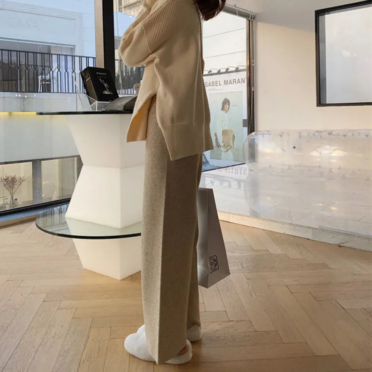 Women's high-waisted thick knitted wide-leg trousers in cream white for autumn winter wear
