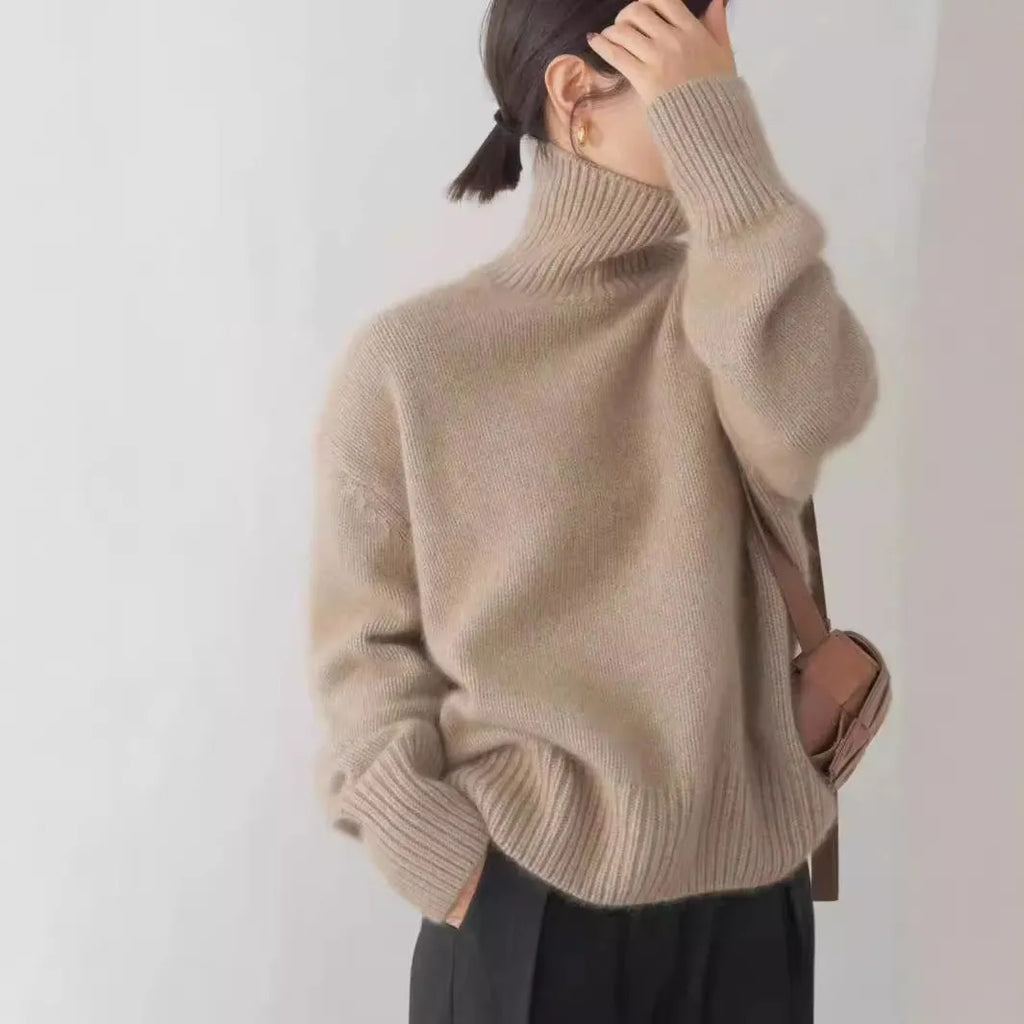 Women's high-neck loose fit thick knit pullover sweater in solid colour, long sleeves