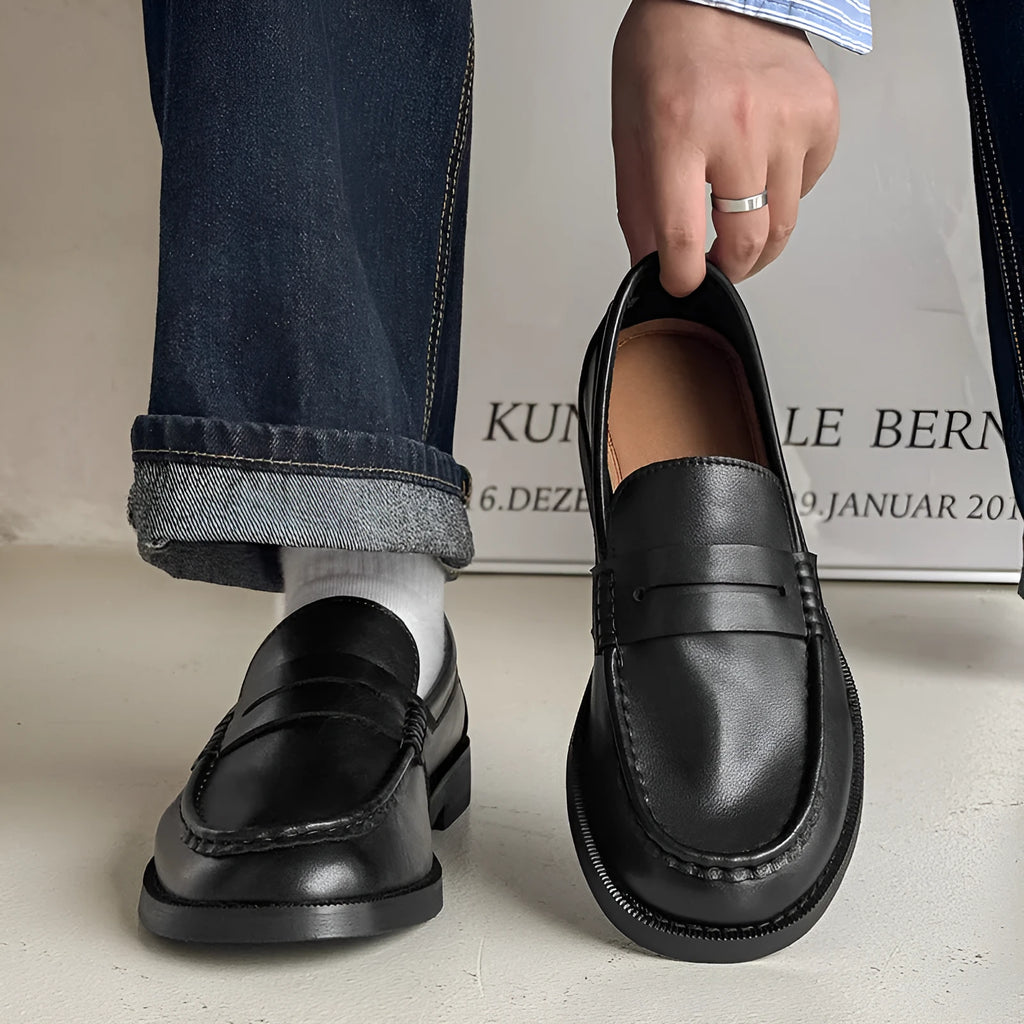 Men's slip-on casual shoes in four colour options with rubber sole