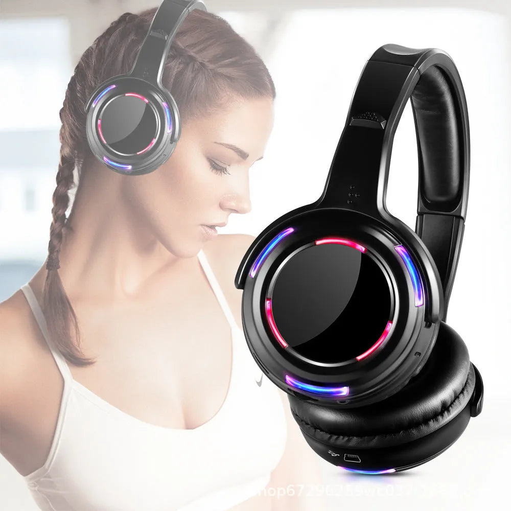 Black silent disco wireless headphones with 40mm speakers and 3.5mm plug for party events