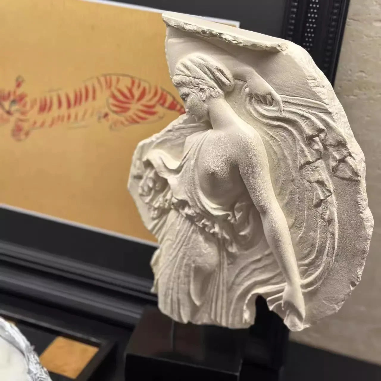 Italian-style Wine Goddess resin ornament statue measuring 35cm tall with modern minimalist design
