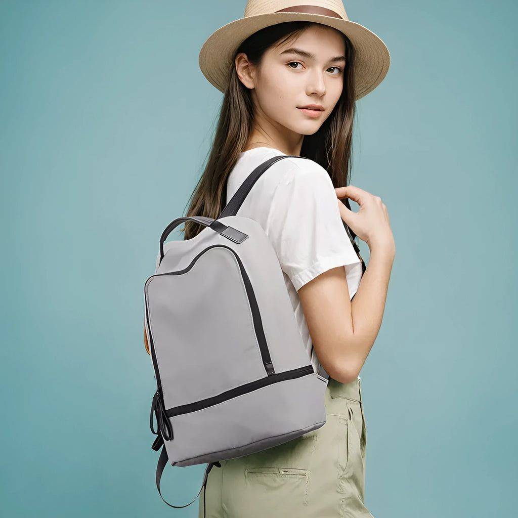 Marco Leideng solid colour ultra-light Oxford cloth backpack with 20L capacity.