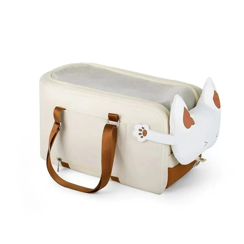 Beige hard-shell cat flight case with central control wheels, dimensions 43x25x22.5cm