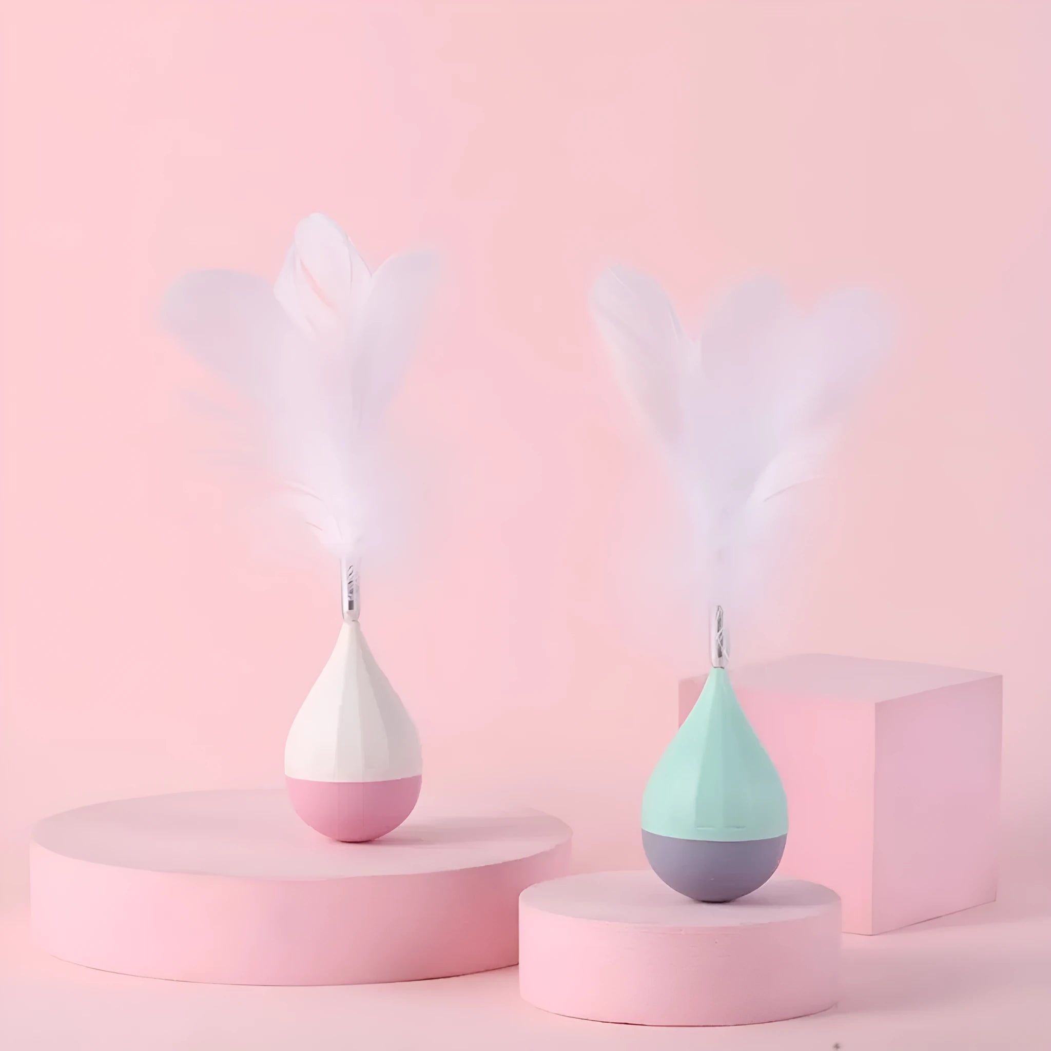 Feather tumbler cat toy with bite-resistant ball and goose feather teaser in green or pink