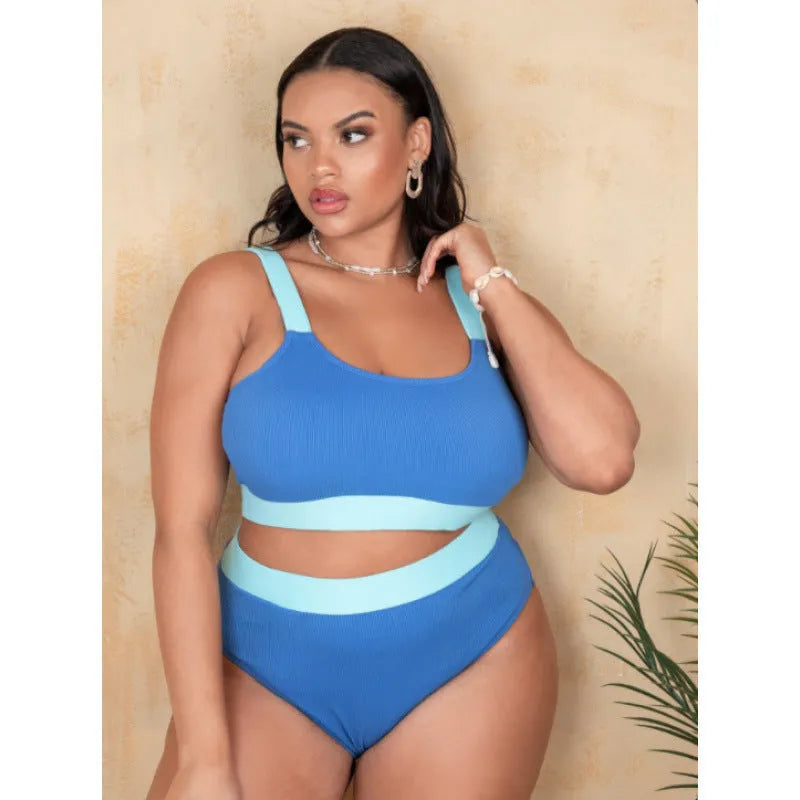 Women's high-waisted bikini set in solid colour with split bottom and stitching detail