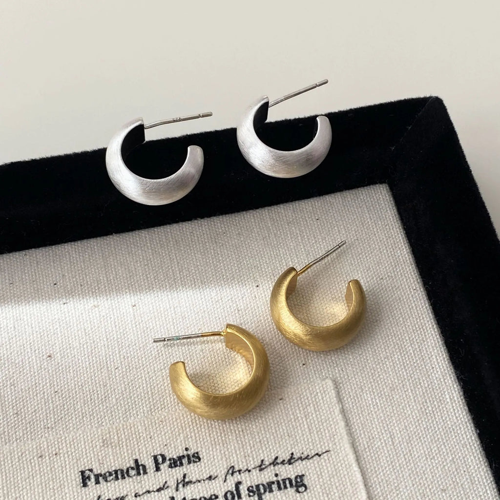 Geometric C-shaped frosted brushed copper earrings in gold or silver, ear clip or ear stud, 1 pair