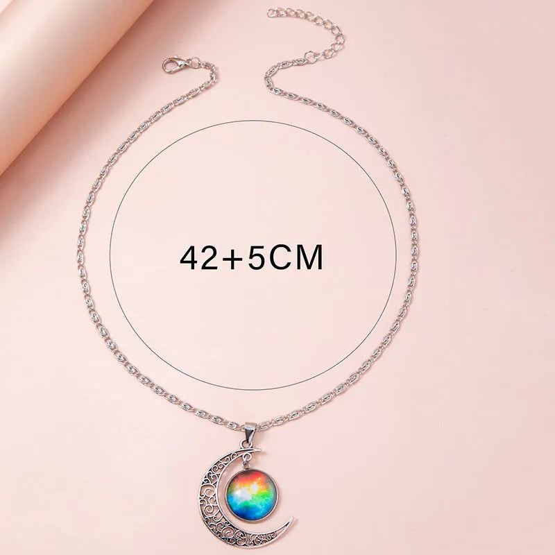 Silver moon pendant necklace with 18mm glass on a 40+5cm Figaro chain for women and girls